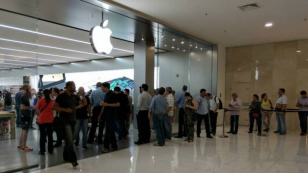 Fila para comprar iPhone 7 já dura uma hora e meia em São Paulo