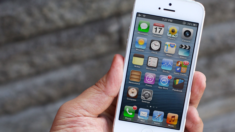 Apple é processada por 'desacelerar' iPhones velhos